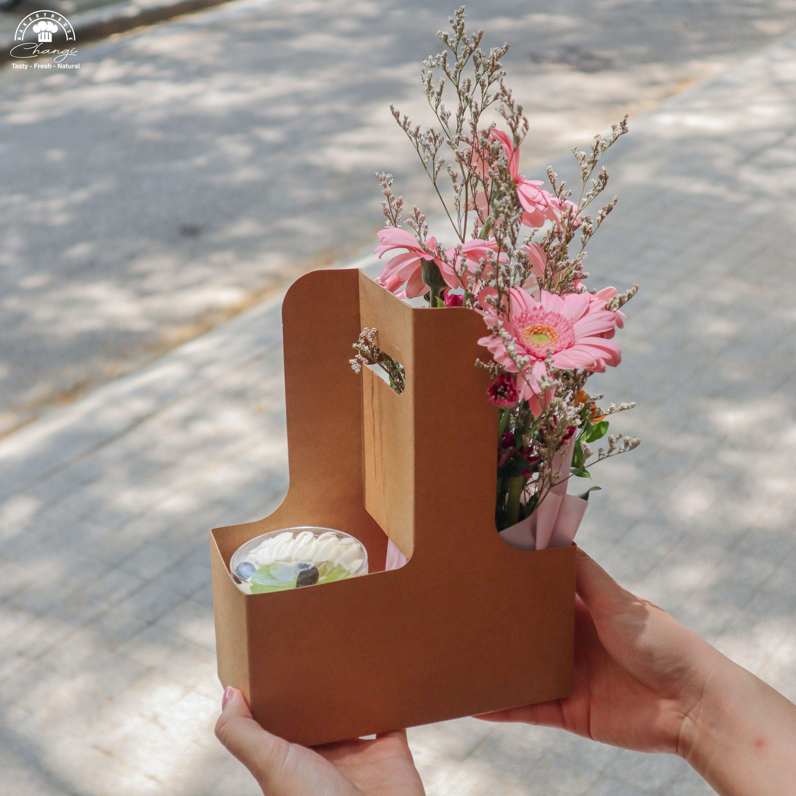 🌸 Bloom & Bite – Hoa Nở Cùng Vị Ngọt | Bộ sưu tập 20/10 của Changi Bakery